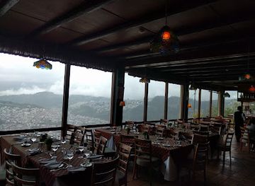 ecuador/coastal-lowlands/restaurant/pim-s