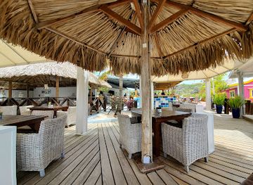 curacao/jan-thiel-beach/restaurant/the-pier