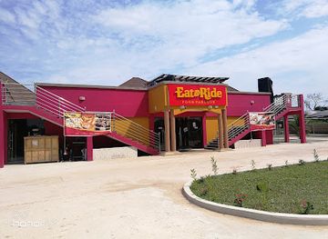 ghana/central-region/restaurant/eat-n-ride-food-palour-highway-rest-stop