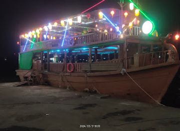 indonesia/west-kalimantan/restaurant/kapal-resto-tepian-senghie