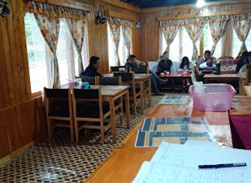 bhutan/phobjikha-valley/restaurant/hoentay-restaurant