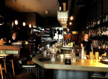 canada/montreal/griffintown/restaurant/foxy