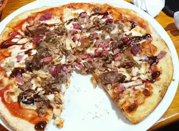 Qajru special Pizza