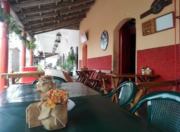 el-salvador/suchitoto/restaurant/donde-charlie