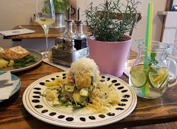 slovakia/bratislava/bratislava-castle-hrad/restaurant/four-seasons-bistro-seasons