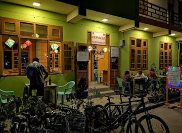 myanmar-burma/inle-lake/restaurant/red-star