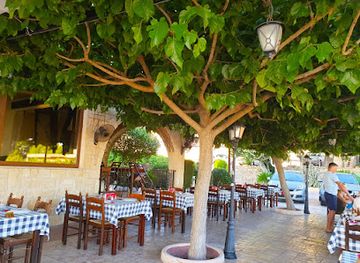 cyprus/avakas-gorge/restaurant/melitzia-taverna