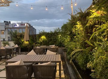 nepal/patan/restaurant/rain-patan