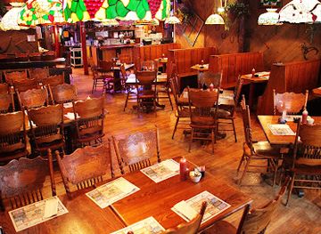 wisconsin/kettle-moraine-state-forest/restaurant/the-mineshaft