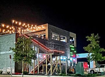 iowa/historic-hills-scenic-byway/restaurant/brick-ivy-rooftop