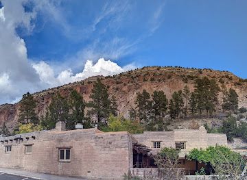 new-mexico/bandelier-national-monument/restaurant/sirphey-in-the-canyon