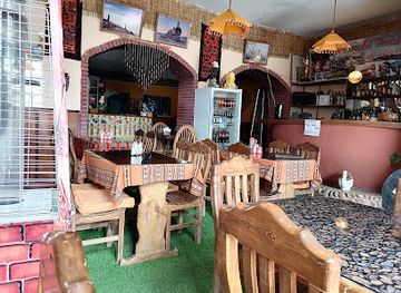 bolivia/uyuni/restaurant/van-van