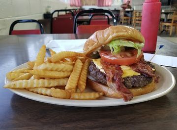 alabama/tuskegee-national-forest/restaurant/torch-85-restaurant