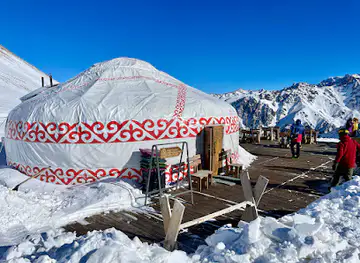 Base Camp Yurta