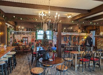 indiana/yellowwood-state-forest/restaurant/ooeygooey-cinnamon-rolls-and-cafe