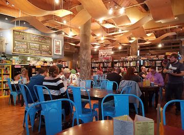 missouri/st-louis/soulard/restaurant/pieces-board-game-bar-and-restaurant