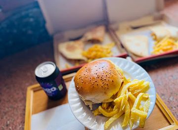 libya/sabratha/restaurant/pizza-nazeh