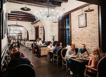 ukraine/chernivtsi/university-hill/restaurant/panska-huralnya