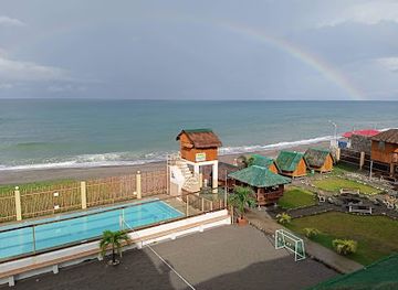 philippines/anawangin-cove/restaurant/good-guys-beach-resort-restaurant