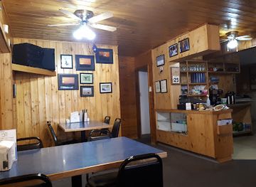 canada/western-canada/restaurant/lake-country-cottage