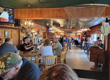 wisconsin/ice-age-trail/restaurant/great-river-roadhouse