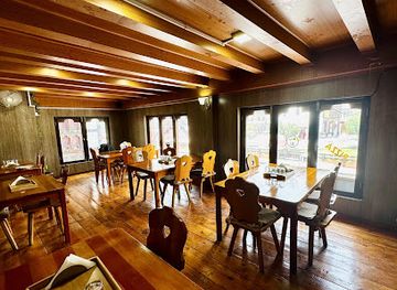 bhutan/paro-valley/restaurant/dining-delight