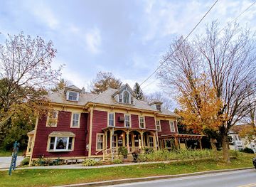 vermont/mount-equinox/restaurant/ponce-bistro