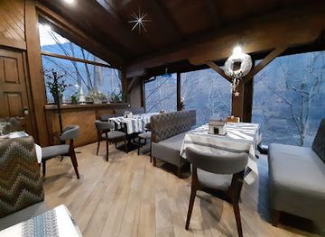 ukraine/carpathian-mountains/restaurant/krasna-sadyba