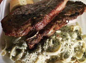 the-bahamas/berry-islands/restaurant/johnny-s-restaurant-bar