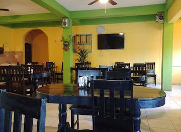 belize/cockscomb-basin-wildlife-sanctuary/restaurant/atlantic