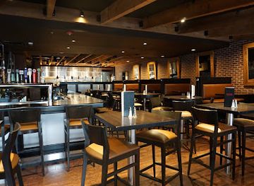 kansas/lawrence/restaurant/six-mile-chop-house-and-tavern