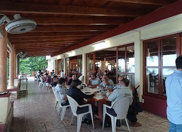 mexico/veracruz/malecon/restaurant/restaurante-paradise