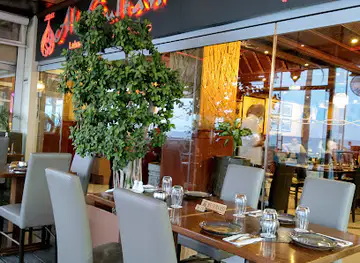 Maqam Al-Sultan Restaurant