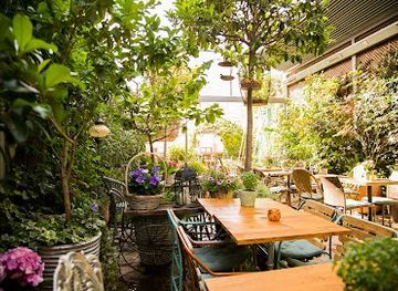 spain/madrid/sol/restaurant/garden-of-salvador-bachiller