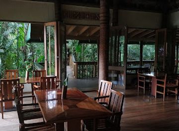fiji/lau-islands/restaurant/raintree-restaurant-bar