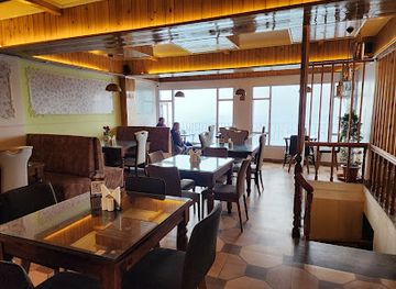 india/darjeeling/restaurant/golden-tips-teattoria