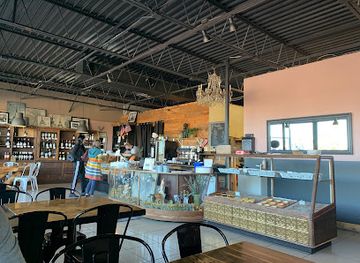 florida/st-augustine-beach/restaurant/les-petits-pleasures