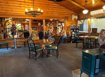 montana/the-cabinet-mountains/restaurant/log-cabin-cafe