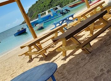 anguilla/crocus-hill/restaurant/crissconchshack
