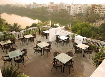 bangladesh/dhaka-division/restaurant/lake-terrace