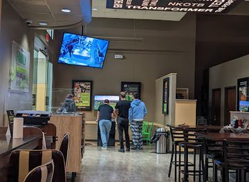 iowa/urbandale/restaurant/wahlburgers-hy-vee