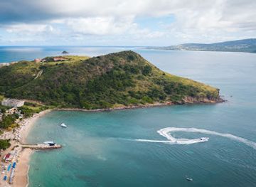 saint-kitts-and-nevis/saint-james-windward-parish/restaurant/loxseen-beach-bar