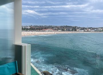 australia/sydney/bondi-beach/restaurant/icebergs-dining-room-and-bar