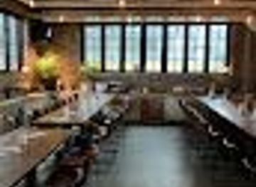 Una pizzeria e bar
