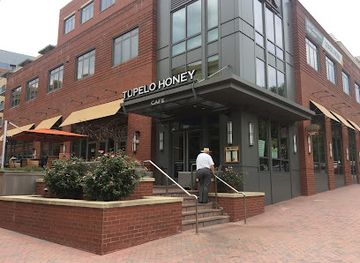 virginia/arlington/restaurant/tupelo-honey-southern-kitchen-bar