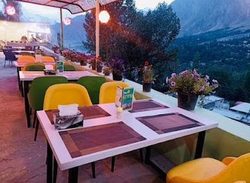 pakistan/karimabad/restaurant/tonight-bbq-hunza