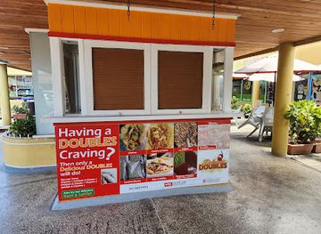 barbados/rockley/restaurant/delicious-doubles