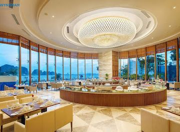 vietnam/ha-long/restaurant/blue-bay-restaurant