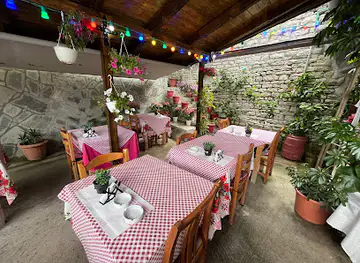 Taverna Lani