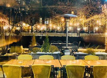 illinois/chicago/restaurant/pinched-on-the-river